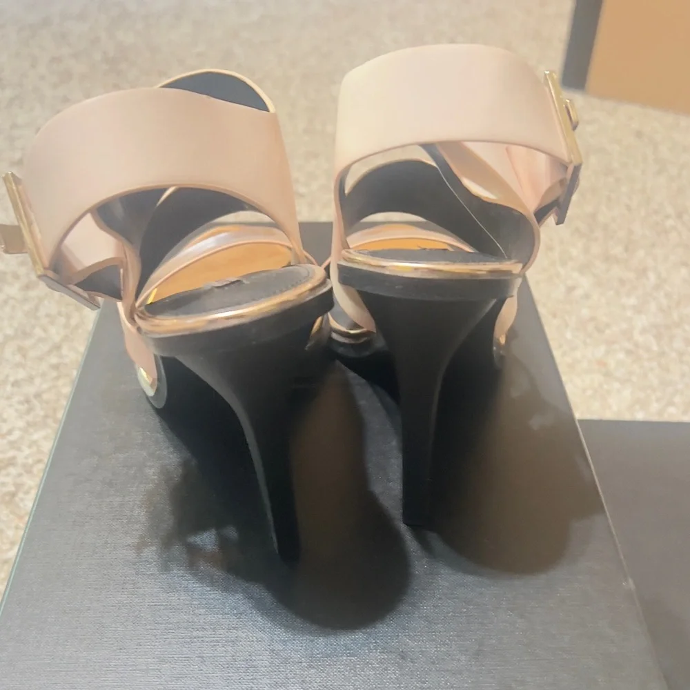 Zara shoes - Picture 2 of 3